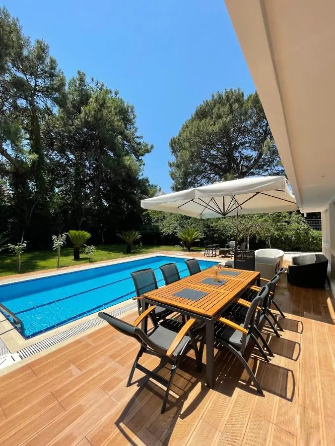 Very Special Villa 6 Bdr Great For Family Reunions 안탈리아 터키