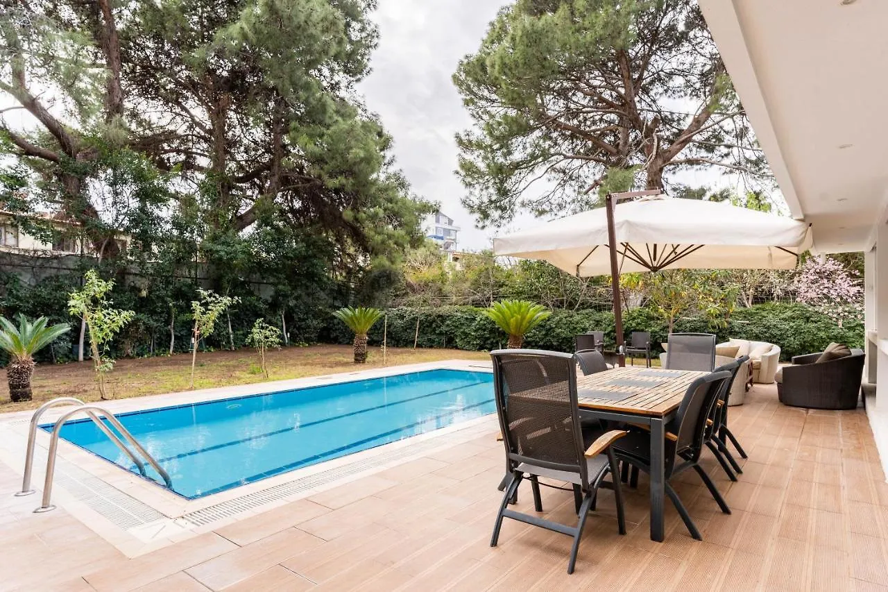 Very Special Villa 6 Bdr Great For Family Reunions 안탈리아