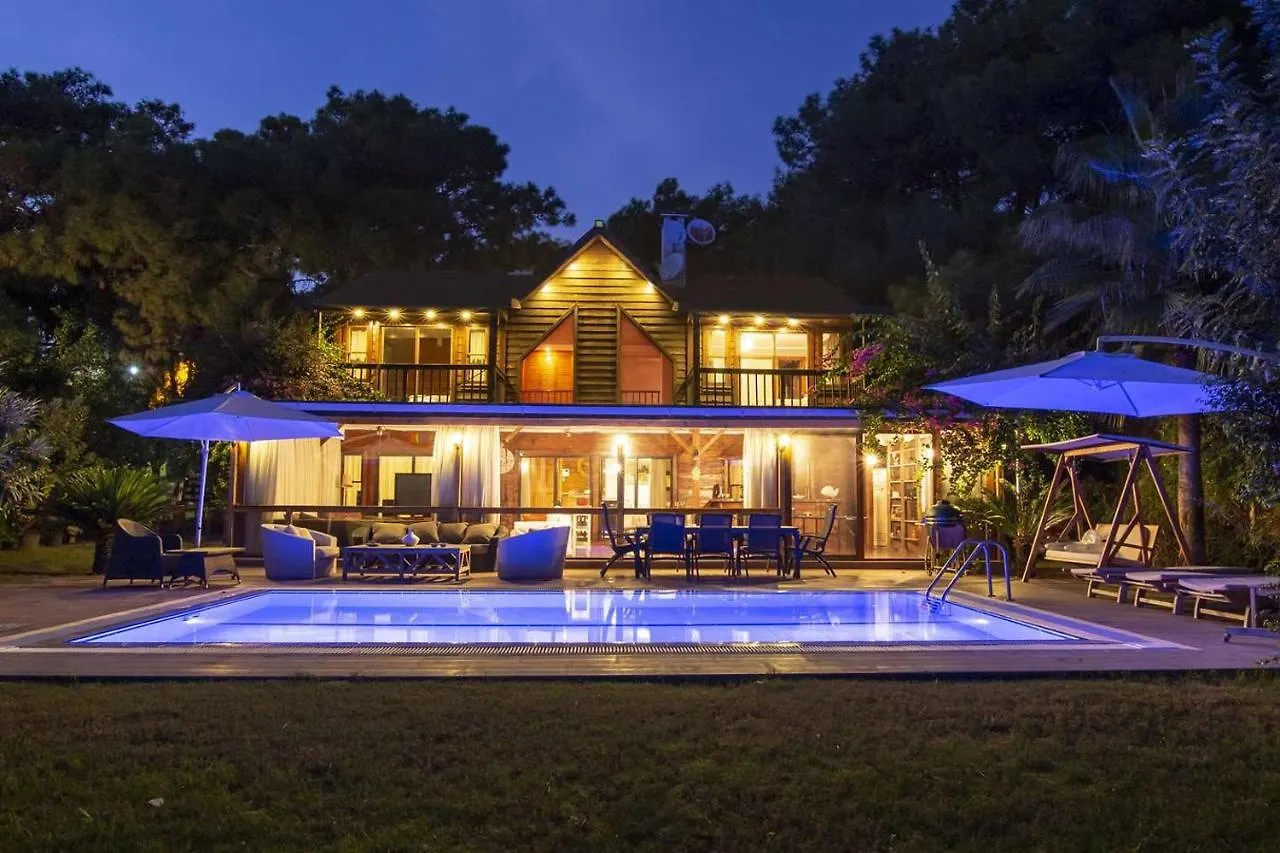 Very Special Villa 6 Bdr Great For Family Reunions 安塔利亚